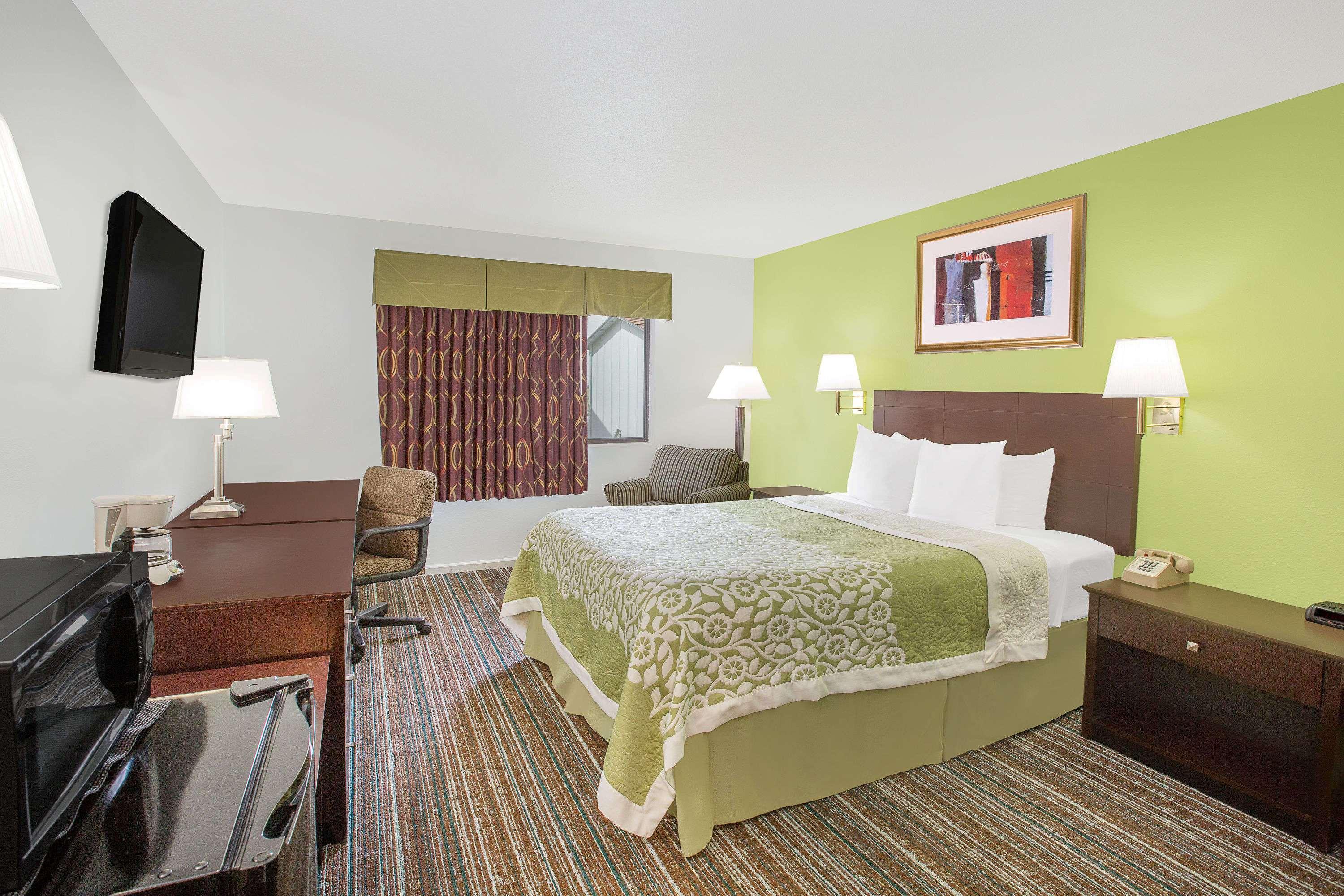 Days Inn By Wyndham York Exterior photo