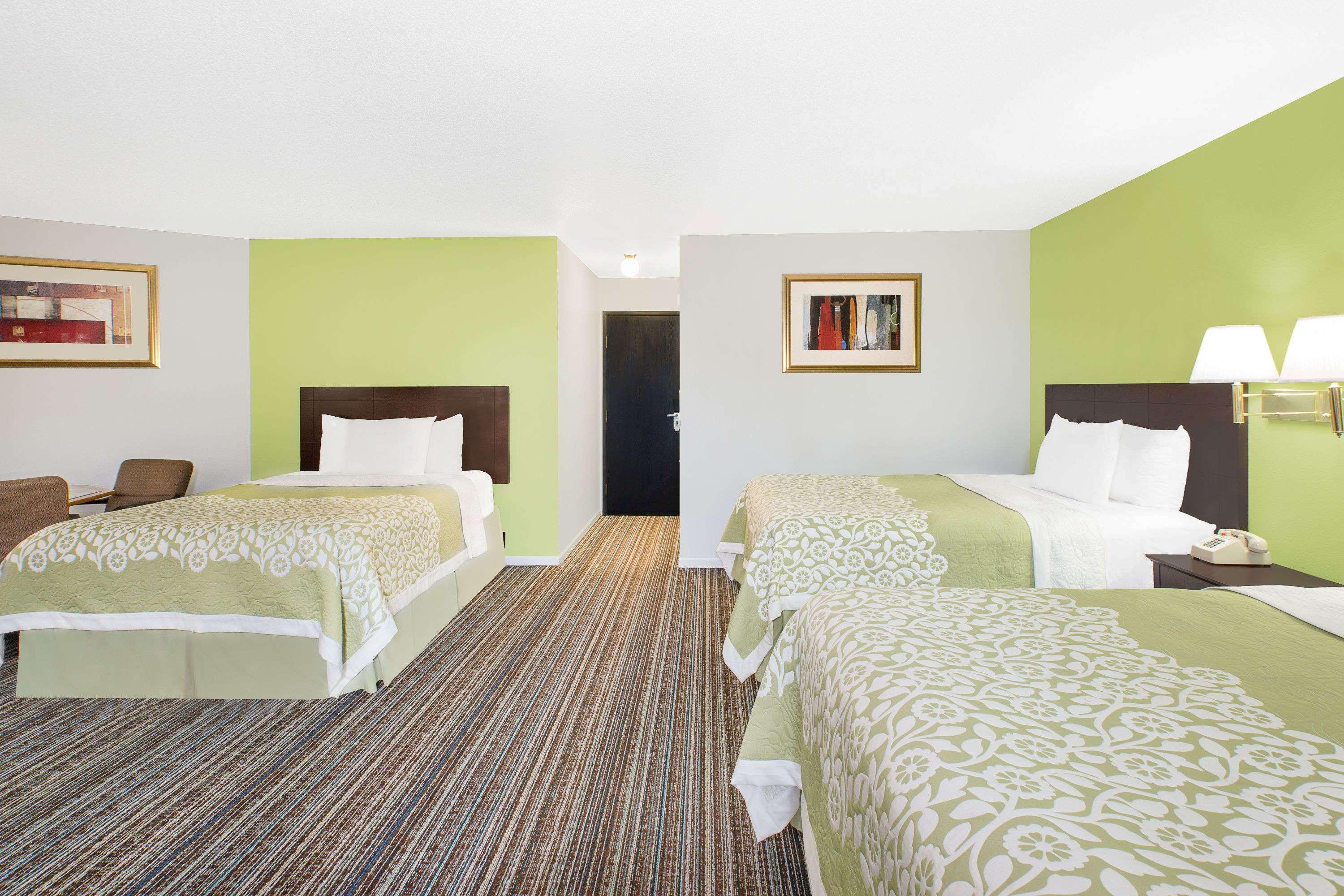 Days Inn By Wyndham York Exterior photo
